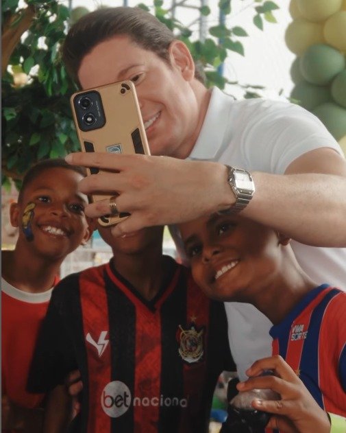 Bispo Bruno Leonardo realiza ação especial do Dia das Crianças e leva amor e esperança a comunidades carentes 3 WhatsApp Image 2025 10 16 at 09.19.36