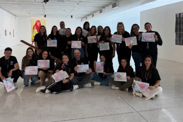 comunidade social medic agradece ao museu de arte contemporanea do parana pela experiencia durante o encontro anual 1