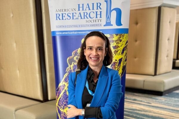 Dra Debora Cadore em congresso de Dermatologia em Orlando foto Divulgacao