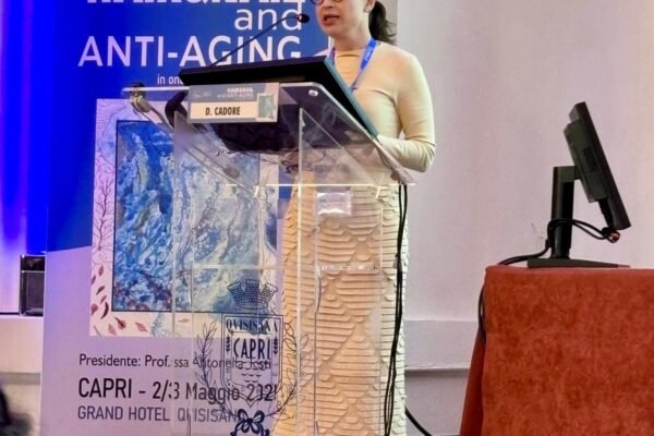 Dra Debora Cadore medica de Florianopolis palestrando em importante evento para dermatologistas em Capri na Italia