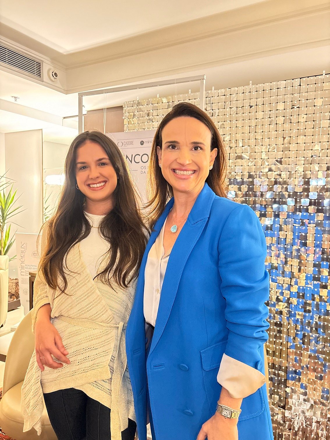 A empresaria Ana Paula Winckler da marca Mineraux Beauty com a medica dermatologista Dra Debora Cadore Foto Ricardo Verka
