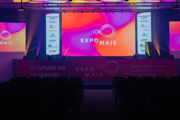 foto do palco do evento