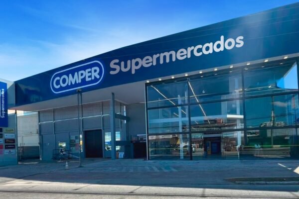 Novo Comper Supermercados no bairro Cordeiros em Itajai SC Foto Divulgacao