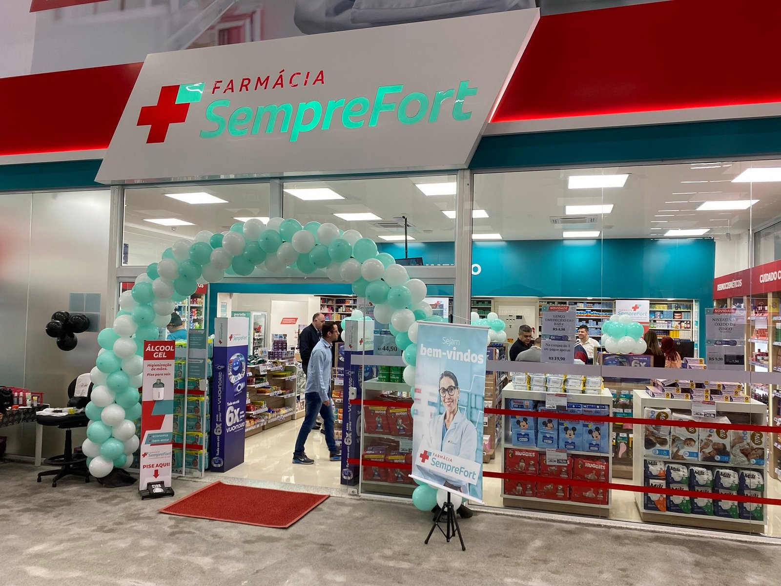 1 Farmacia SempreFort foto Davi Paes e Lima