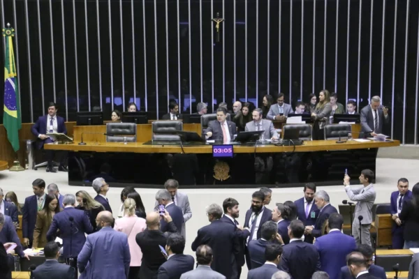 Capa Congresso derruba 56 vetos de Lula sobre licenciamento ambiental uma semana apos COP30 1