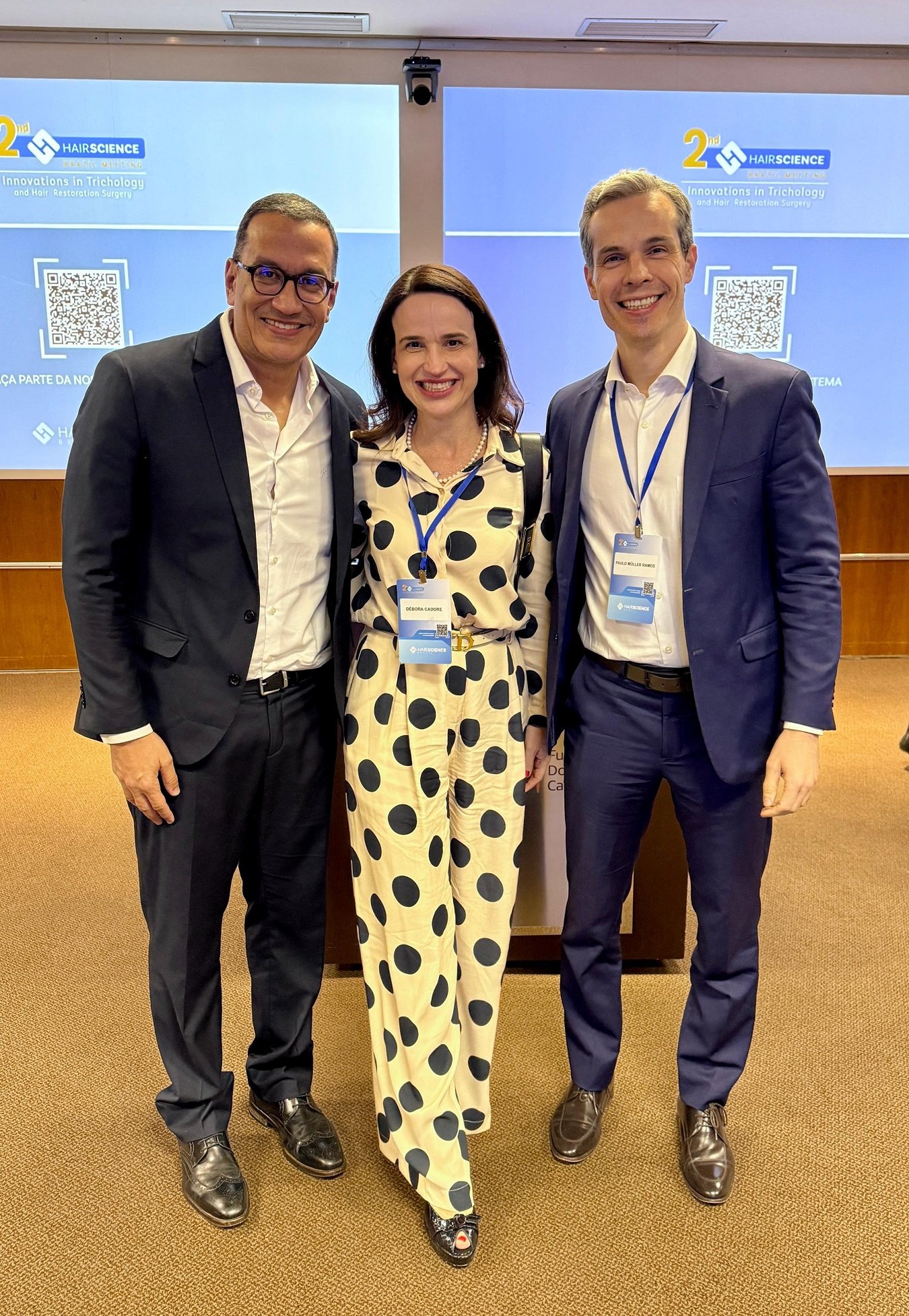 Debora Cadore entre os medicos Otavio Boaventura e Paulo Muller foto Divulgacao 1