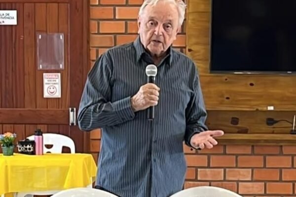 Depois de pendurar o cracha se destacou tambem como lider social em diversas entidades da cidade Foto divulgacao