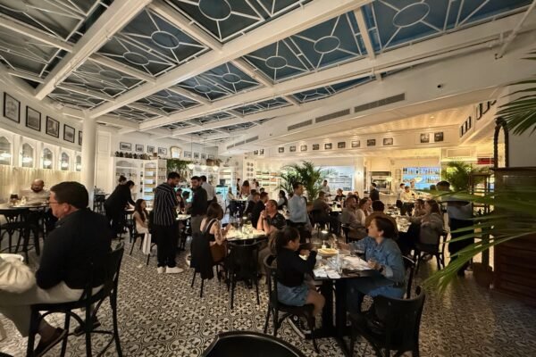 Salao do restaurante do Narbona inaugurado no novo Boulevard do Continente Shopping Foto Davi Paes e Lima