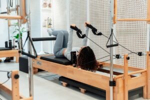 Pilates e a segunda atividade fisica mais praticada no pais segundo a plataforma Wellhub. Credito Ahmet Kurt Unsplash