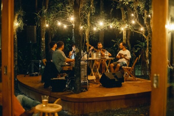 Florianópolis acaba de ganhar um novo ponto de encontro para quem busca música instrumental, aconchego e experiências culturais autênticas.