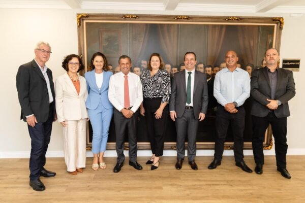 Foto 1 - Diretoria do Sindaf-SC e filiados é recebida pelo Legislativo - crédtio Jeferson Baldo