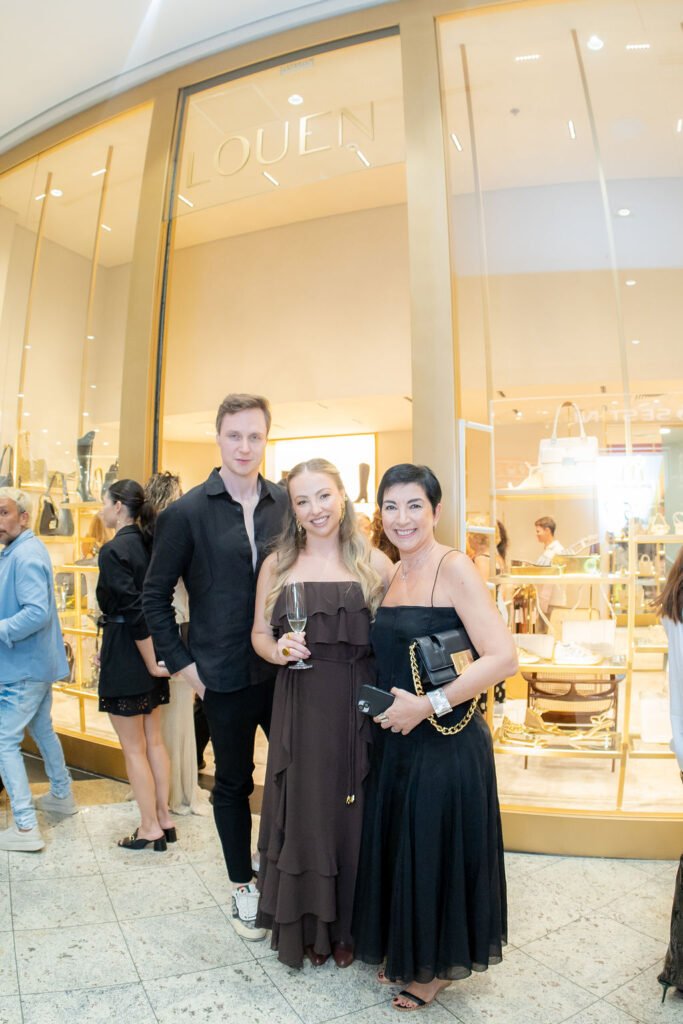 O arquiteto Jhonatan Fleichmann Louise Weber e Meline Moumdjian