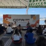 Com a exuberante paisagem da Beira Mar Continental em Florianopolis evento Cota 365 Experience reuniu participantes para uma manha de yoga saude mental e reflexoes sobre o lar