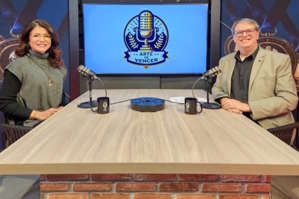 A jornalista Analice Nicolau e Claudio Golcalves