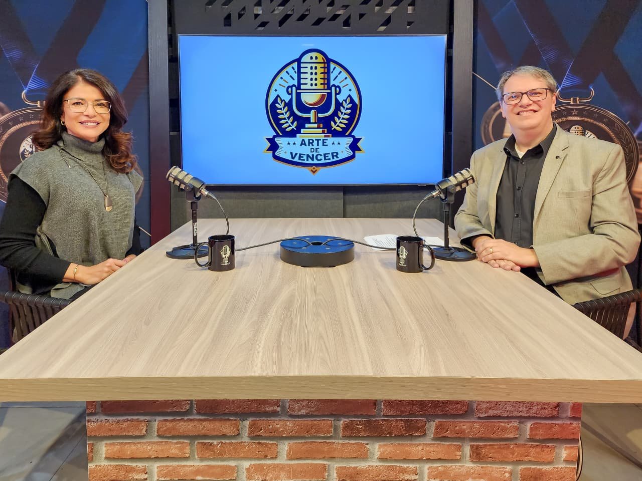 A jornalista Analice Nicolau e Claudio Golcalves