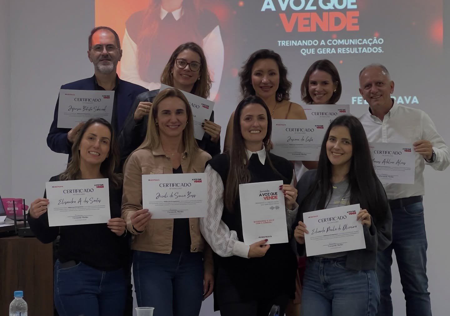 Curso “Quebrando o Gelo com a Câmera” transforma noite de participantes em Itapema e mostra que todos podem se comunicar com mais presença