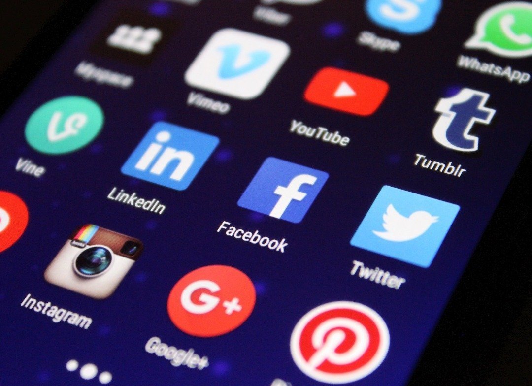 Empresas que não sabem lidar com crise nas redes sociais perdem consumidores, aponta pesquisa