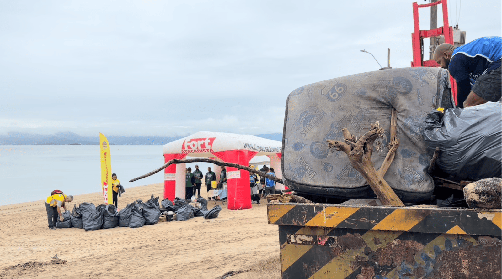 Fort Atacadista apoia projeto que já retirou mais de 205 toneladas de resíduos do litoral catarinense