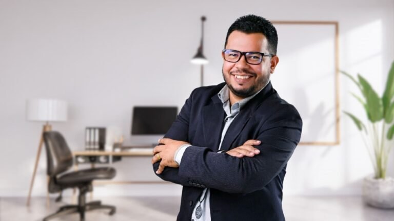 Tairone Lima: trajetória de superação, educação e comunicação que chega a Queimadas