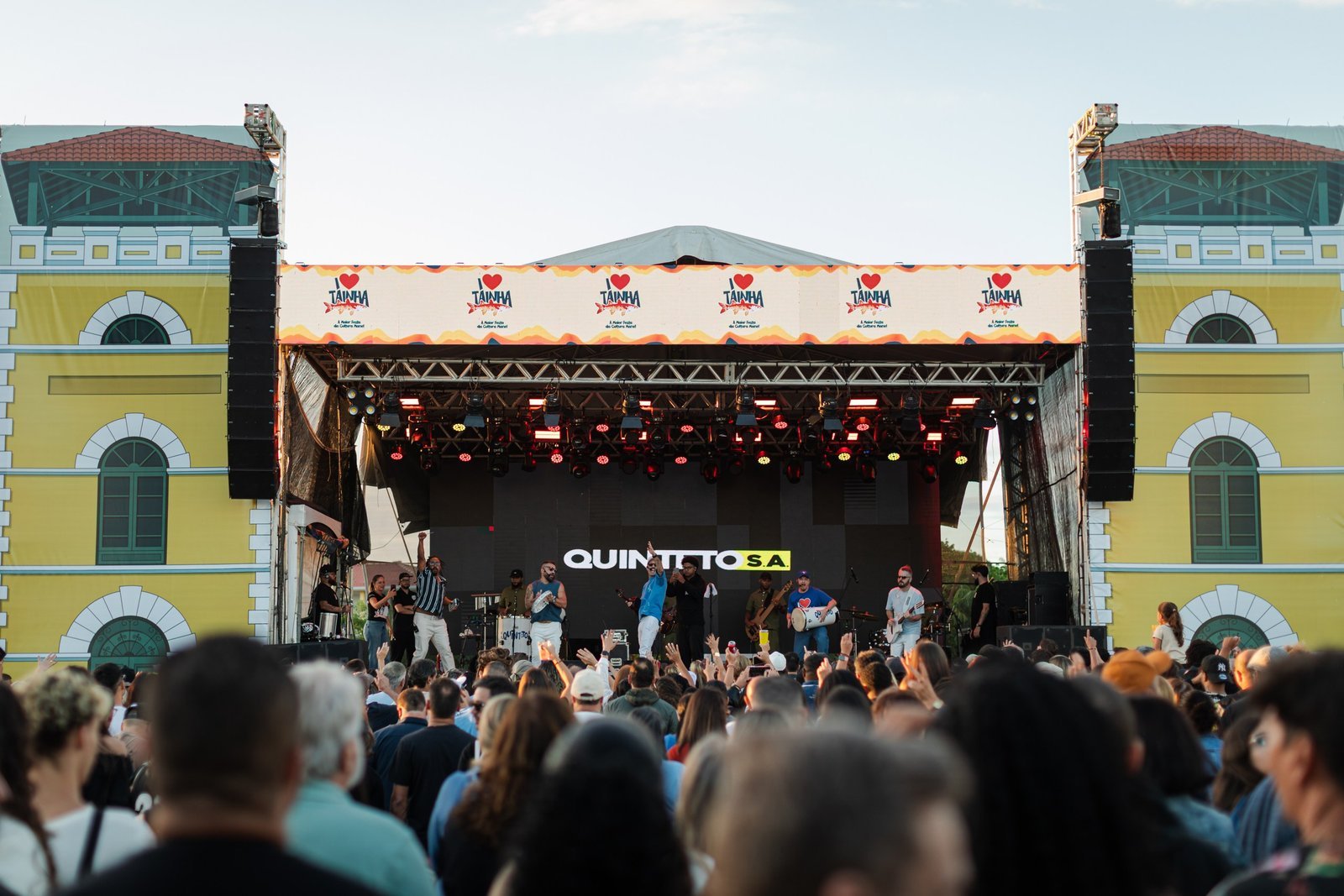 I Love Tainha estreia com sucesso e reúne 20 mil pessoas na Beira-Mar Continental