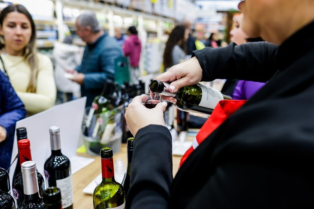 Após sucesso em São José, Festival Mundo dos Vinhos chega ao Sul da Ilha neste sábado (27)