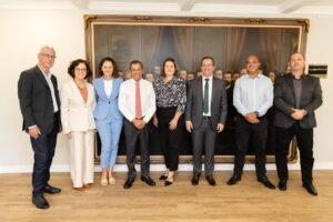 Foto 1 - Diretoria do Sindaf-SC e filiados é recebida pelo Legislativo - crédtio Jeferson Baldo