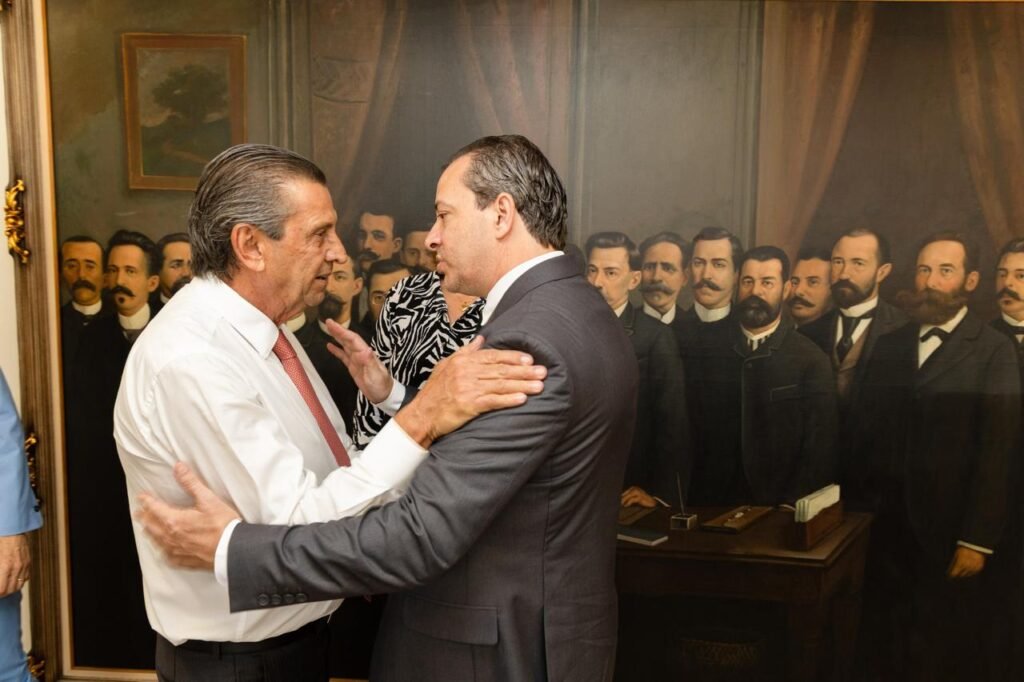 Presidente da Assembleia, Julio Garcia e Presidente do Sindaf-SC, Sandro Alves - crédito Jeferson Baldo