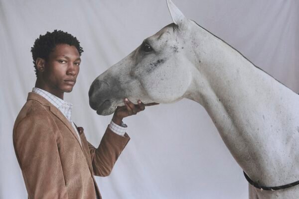 Fundada em 2005, marca especializada em moda masculina chega a Balneário Camboriú, em abril