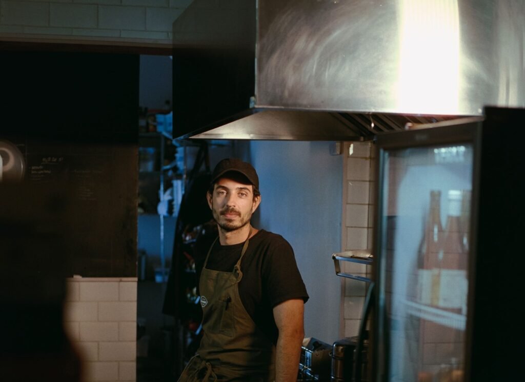 Chef Rafael Sinko comemora indicação do restaurante Bonomi em premiação nacional de gastronomia (Foto Allan Barbosa)