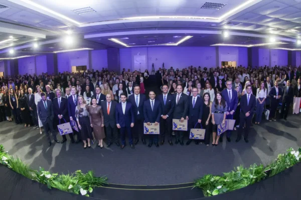 Encerramento do I Congresso Brasileiro da Advocacia da Construção Civil no Expocentro Balneário Camboriú, com Juliano Mandelli e lideranças do setor em Santa Catarina.