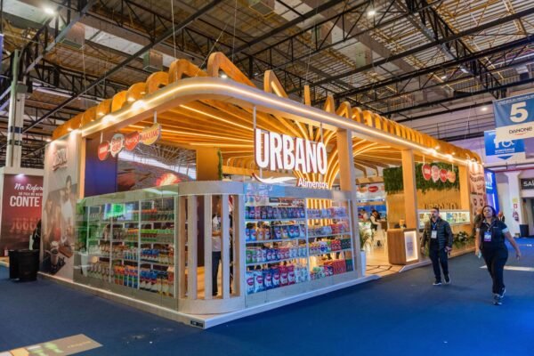 A participação da Urbano Alimentos na APAS SHOW 2026 reforçou a estratégia da marca de ampliar sua presença no varejo