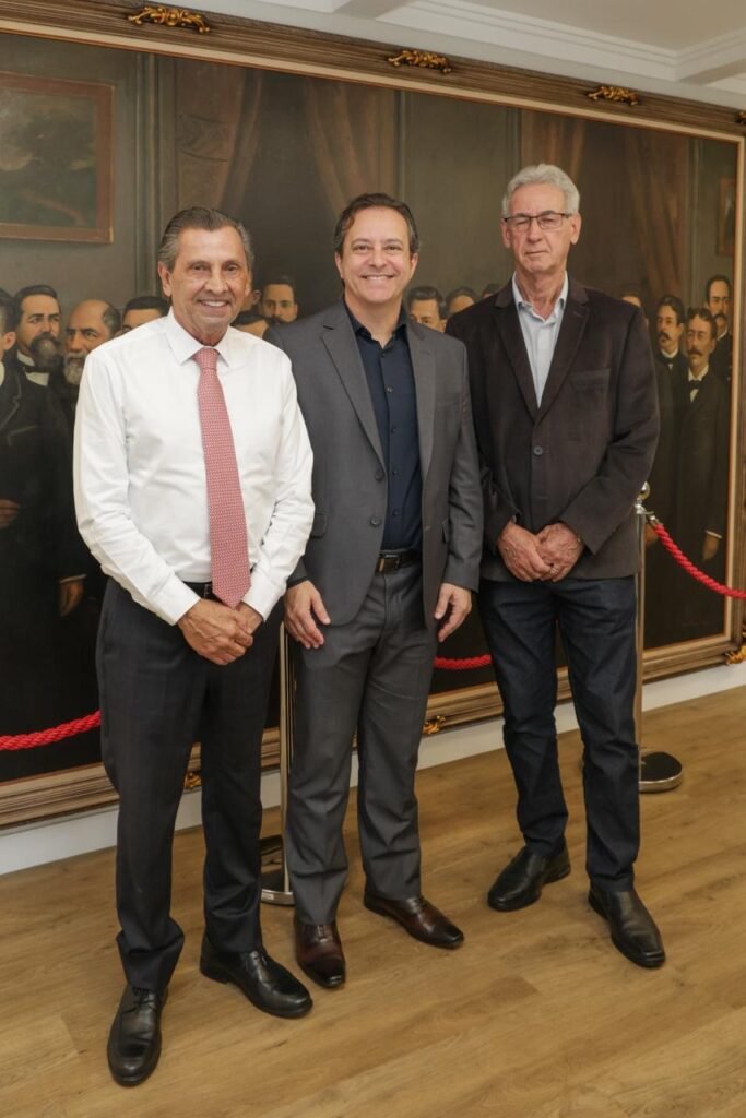 Foto Jefesron Baldo - Julio Garcia, Sandro Alves e Abel Guilherme da Cunha (presidente e Vice do Sindaf-SC
