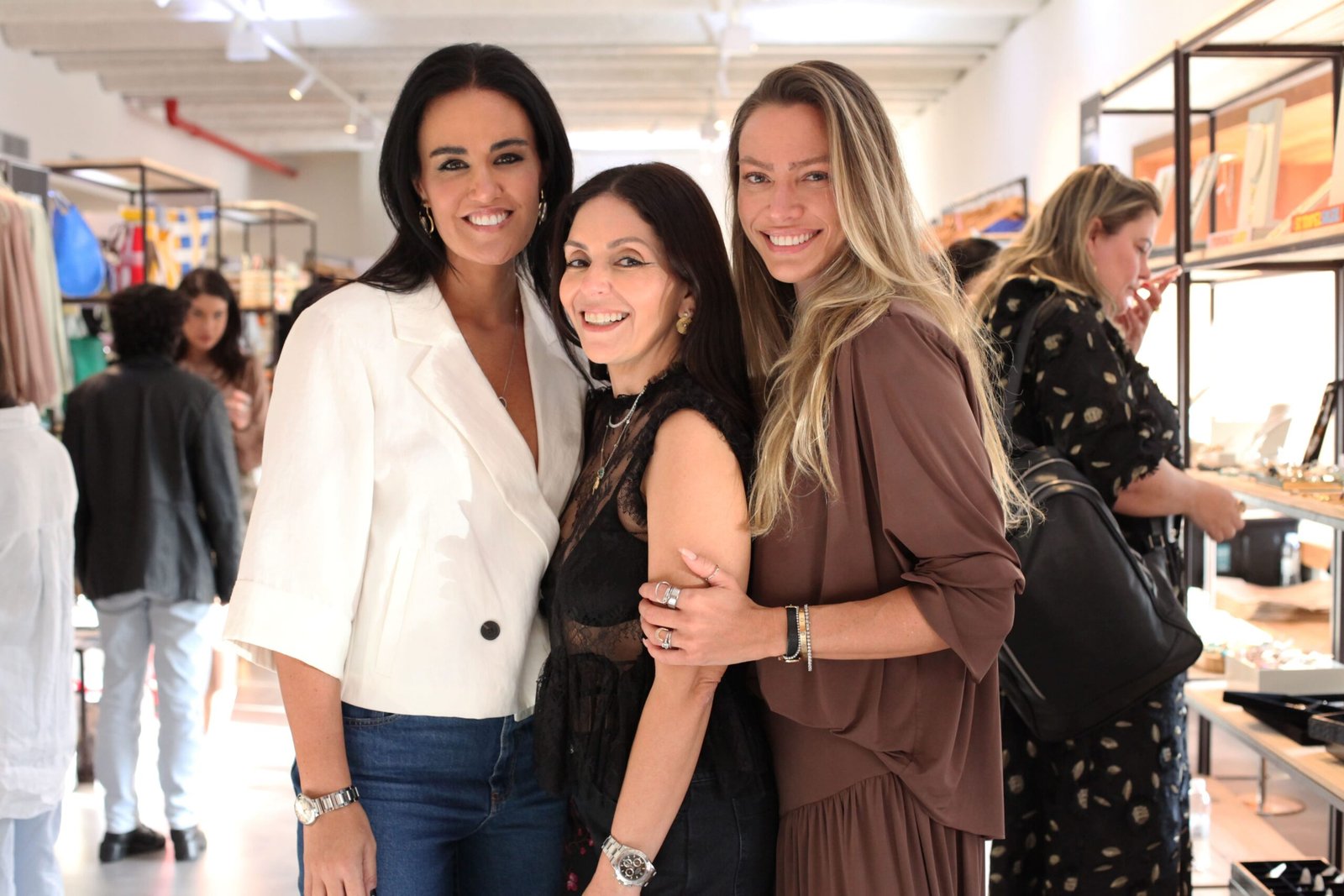 renata costa, carol lobato e luiza freyesleben - foto vanessa pinho