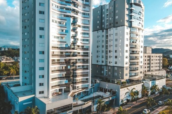 A CRF Construtora tem se consolidado como protagonista na transformacao da paisagem urbana de Brusque