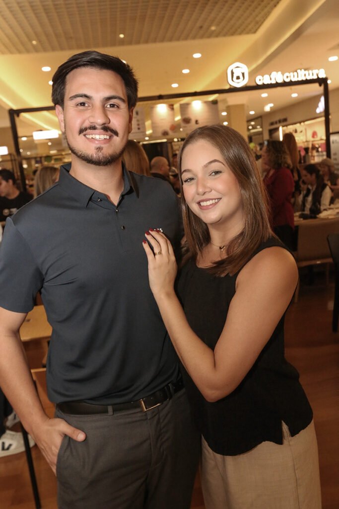 Reinauguração do Café Cultura no Villa Romana Shopping reúne convidados para celebrar nova fase da marca 3 Iuri Guimaraes e Mariana Miola
