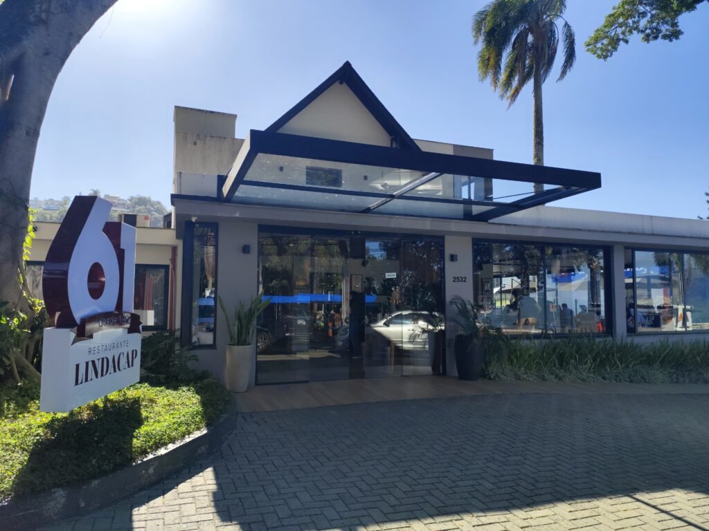 Com mais de 60 anos de história, Lindacap segue como referência na gastronomia de Florianópolis 4 Novo endereco do Lindacap agora em Coqueiros a beira mar Foto Caio Andre Celestino Pereira