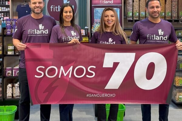 Os empresarios Rafael Fumagali Camila Guill Aline Pacheco e Daniel Luz comemoram a expansao da rede Fitland Foto