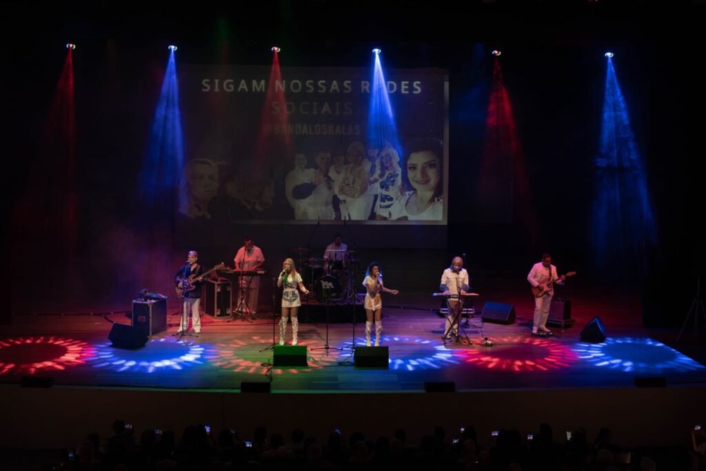Banda argentina Los Kalas chega a SC com espetáculo “Elvis & ABBA” 2 credito foto Pedro Oliveira 5