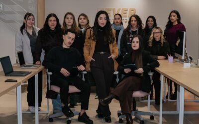Agência Fever completa 10 anos como referência nacional em marketing médico de alto padrão Empresaria catarinense Sabrina Isabela comanda agencia especializada em marketing medico com solucoes de branding conteudo e posicionamento para profissionais da saude Foto Luna Zunino 1