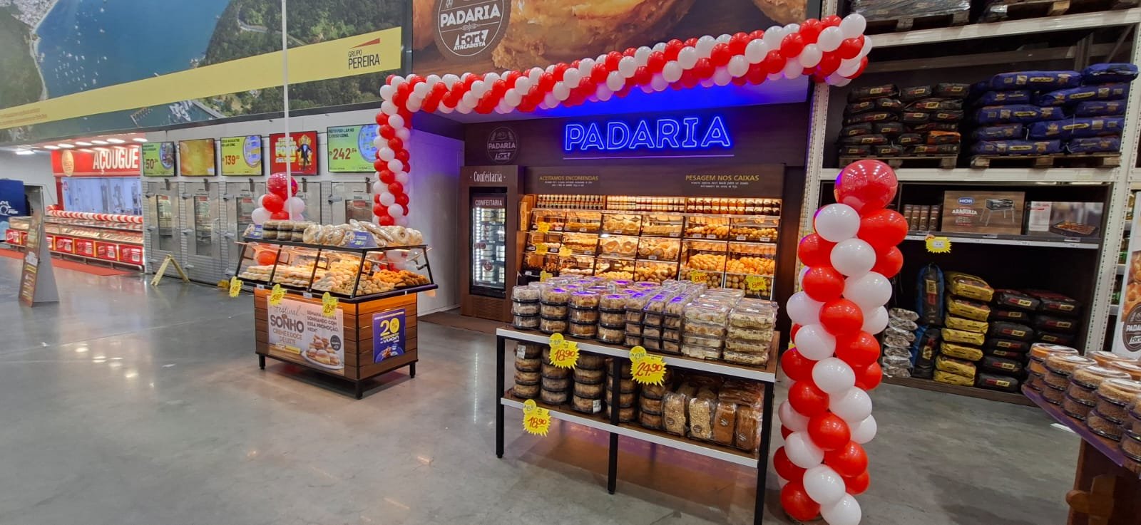 Padaria inaugurada no Fort Atacadista Porto Belo ao lago do Acougue Carne Fresca