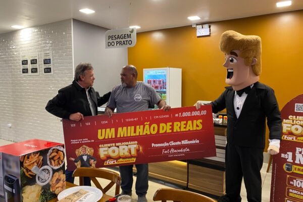 Momento em que o ganhador ficou sabendo que era o grande vencedor do premio de 1 milhao de reais