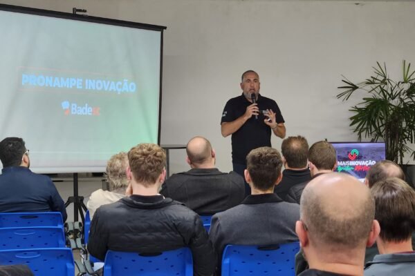 Empreendedores de Lages conhecem linhas de crédito de SC Eduardo Largura Lages 30OUT25 1