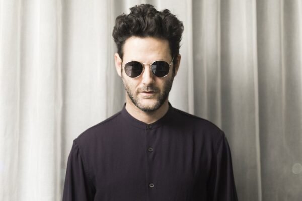 Guy Gerber se despede do Warung Beach Club nesta sexta-feira (24) Guy Gerber