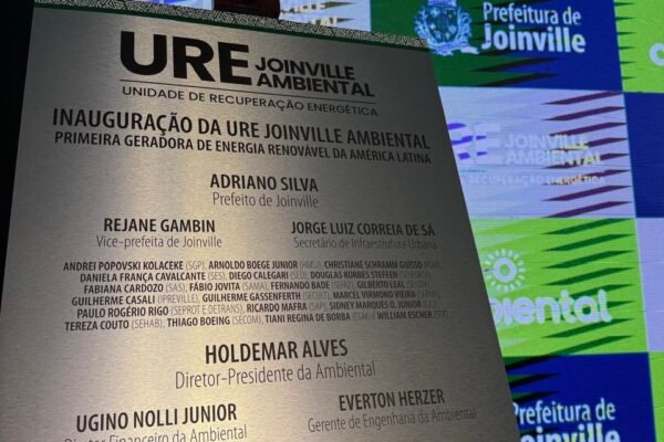Joinville inaugura Usina de Recuperação Energética com capacidade para transformar 110 toneladas de resíduos por dia Inauguracao da URE Joinville Ambiental primeira geradora de energia renovavel da America Latina 1