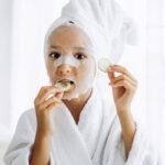 Medica alerta para os riscos de adotar rotinas de skincare precocemente