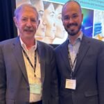 O medico catarinense Robinson Kaczmarck a direita com o Dr Richard Rox Anderson em curso em Harvard Boston EUA