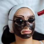 close da mao de cosmetologistas